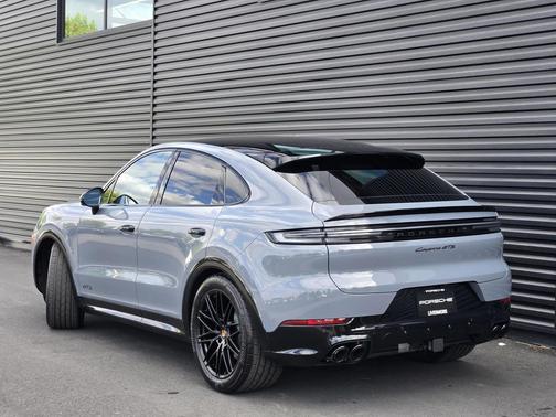2026 Porsche Cayenne GTS
