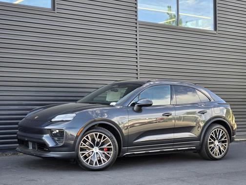 2025 Porsche Macan 4S