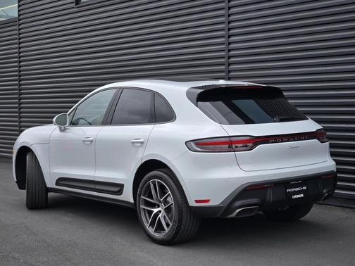 2026 Porsche Macan 