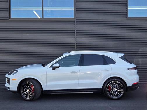 2024 Porsche Cayenne S