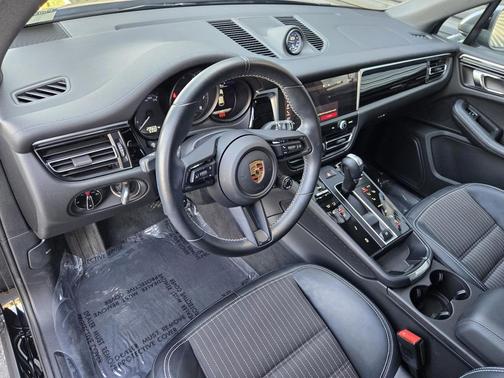 2024 Porsche Macan T