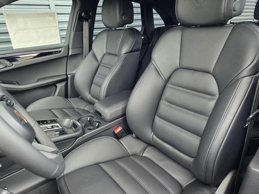 2026 Porsche Macan T