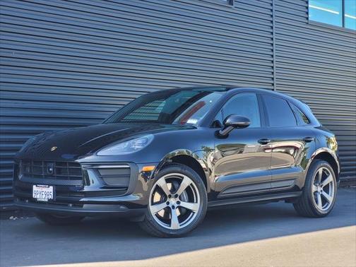 2025 Porsche Macan Base