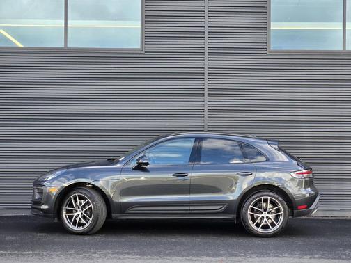 2025 Porsche Macan 