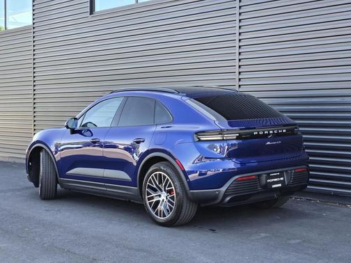 2025 Porsche Macan 4S
