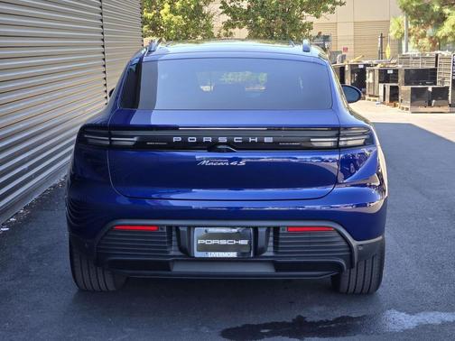 2025 Porsche Macan 4S