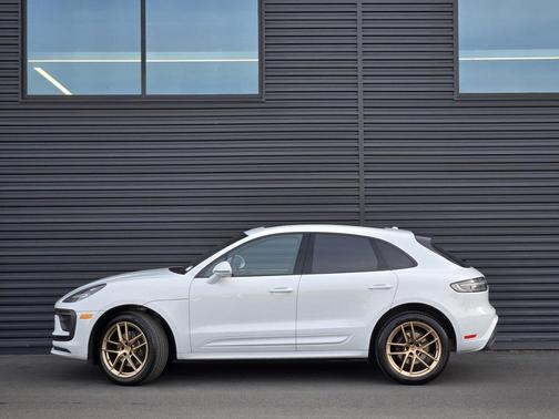 2025 Porsche Macan T