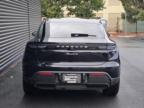 2025 Porsche Macan 4