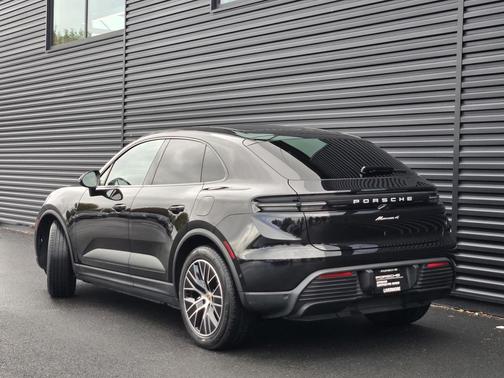 2025 Porsche Macan 4