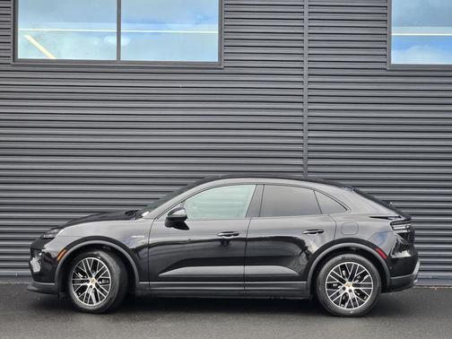 2025 Porsche Macan 4
