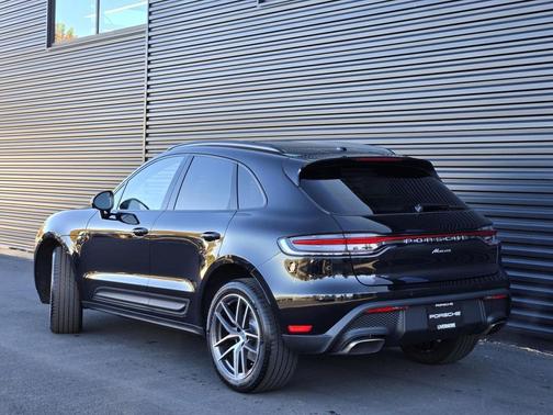2026 Porsche Macan 