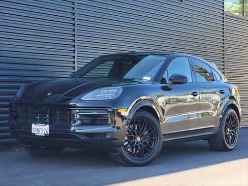 2025 Porsche Cayenne Base