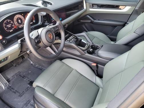 2025 Porsche Cayenne Base