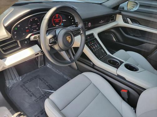 2022 Porsche Taycan Turbo