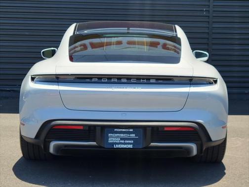 2022 Porsche Taycan Turbo
