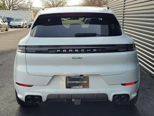 2025 Porsche Cayenne Turbo