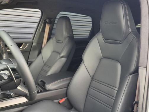 2025 Porsche Cayenne Turbo