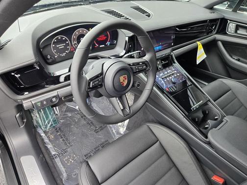 2026 Porsche Panamera 