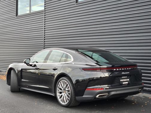 2026 Porsche Panamera 