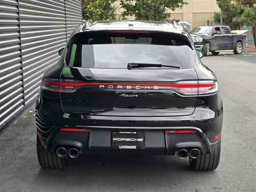 2026 Porsche Macan 