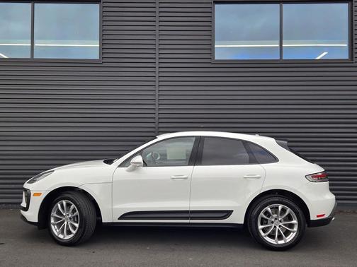 2026 Porsche Macan 
