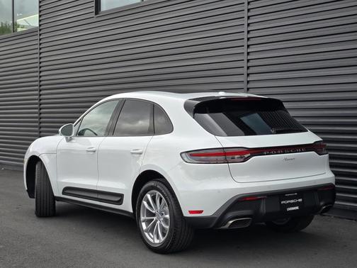 2026 Porsche Macan 