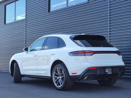 2024 Porsche Macan Base