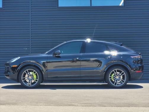 2022 Porsche Cayenne E-Hybrid S