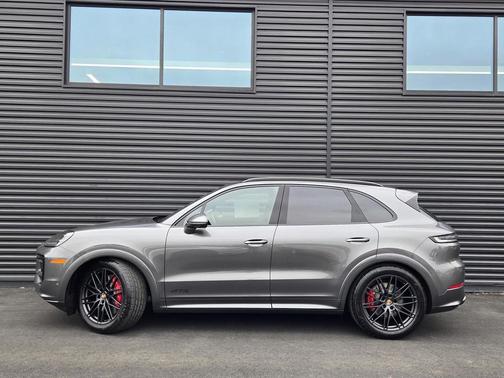 2026 Porsche Cayenne GTS