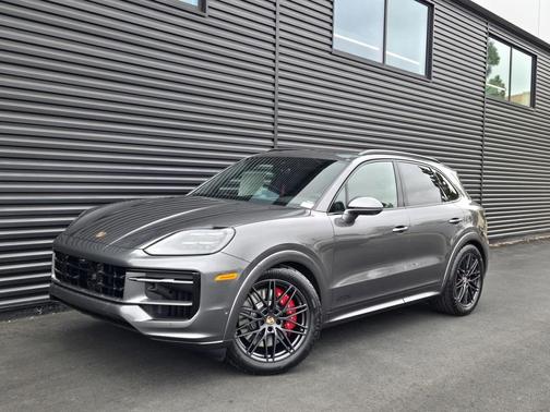 2026 Porsche Cayenne GTS