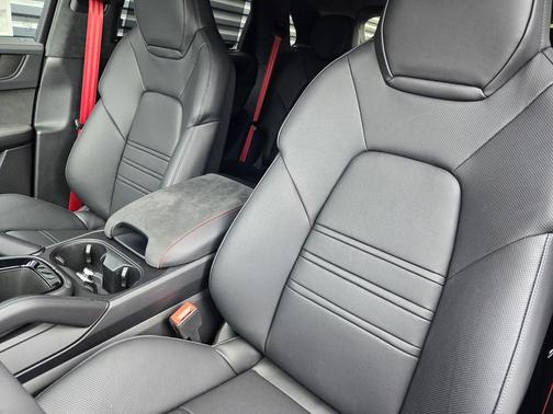 2026 Porsche Cayenne GTS