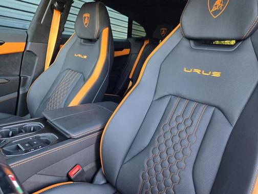 2024 Lamborghini Urus S