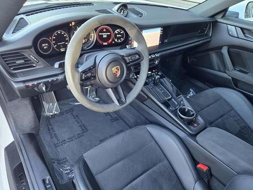 2023 Porsche 911 Carrera GTS