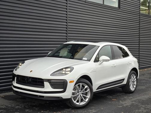 2026 Porsche Macan 