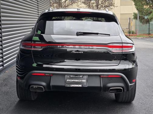 2025 Porsche Macan T