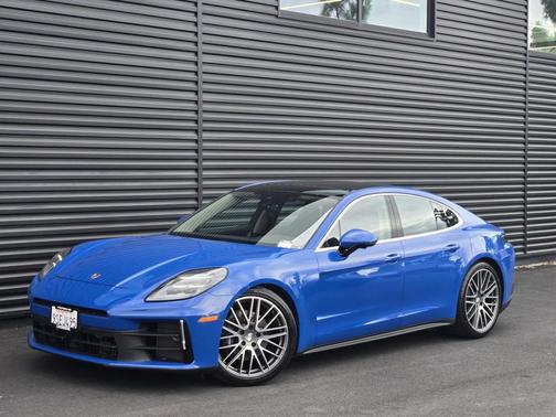 2024 Porsche Panamera 4