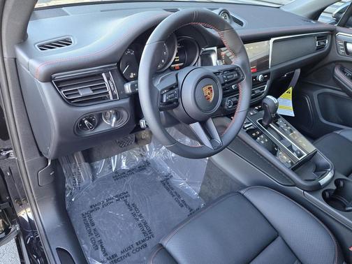 2026 Porsche Macan GTS