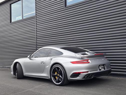2018 Porsche 911 Turbo S