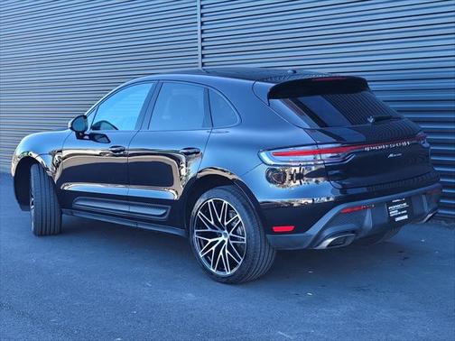 2024 Porsche Macan Base
