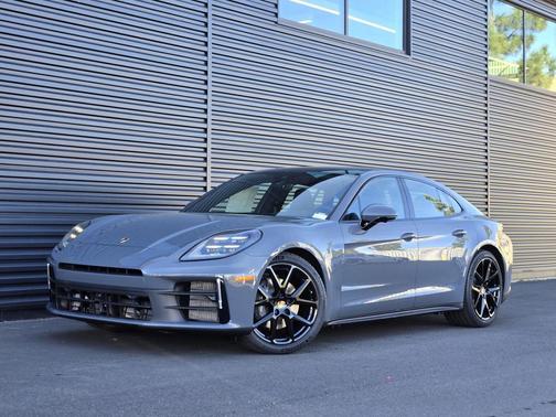 2026 Porsche Panamera 4