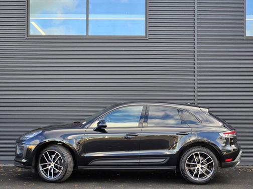 2025 Porsche Macan 