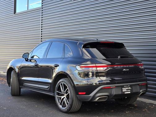 2025 Porsche Macan 