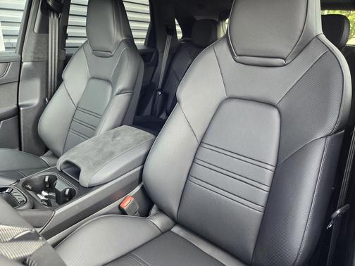 2026 Porsche Cayenne GTS