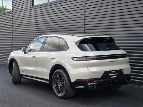 2026 Porsche Cayenne GTS