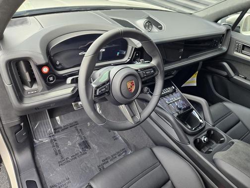 2026 Porsche Cayenne GTS
