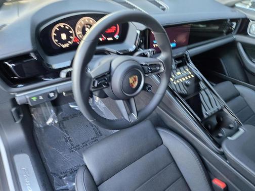 2025 Porsche Panamera 