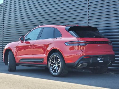 2025 Porsche Macan Base