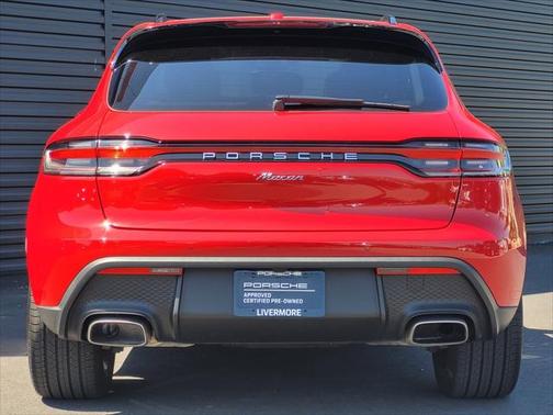 2025 Porsche Macan Base