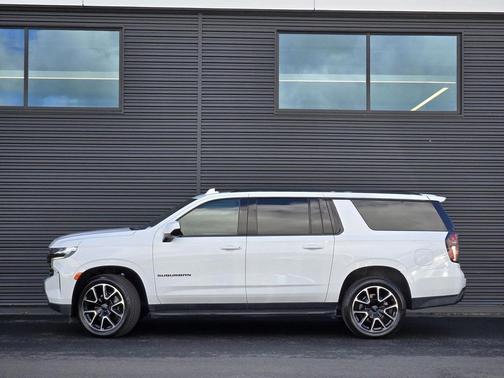 2023 Chevrolet Suburban RST