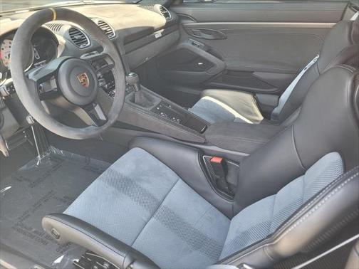 2024 Porsche 718 Cayman GT4 RS